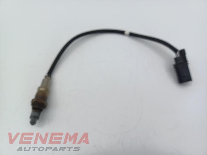 Lambda Sonde van een Audi A4 Avant (B9) 2.0 35 TFSI Mild Hybrid 16V 2021