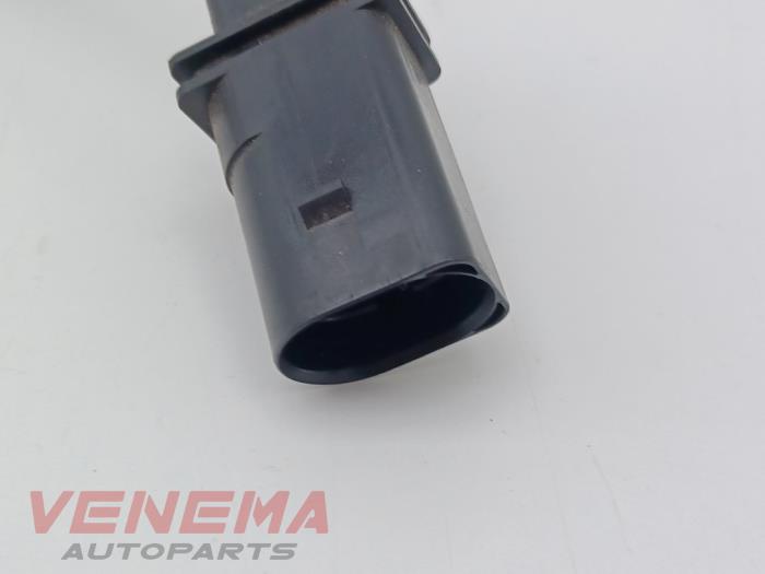 Lambda Sonde van een Audi A4 Avant (B9) 2.0 35 TFSI Mild Hybrid 16V 2021