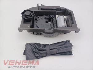 Gebruikte Banden reparatieset Audi A4 Avant (B9) 2.0 35 TFSI Mild Hybrid 16V Prijs € 74,99 Margeregeling aangeboden door Venema Autoparts