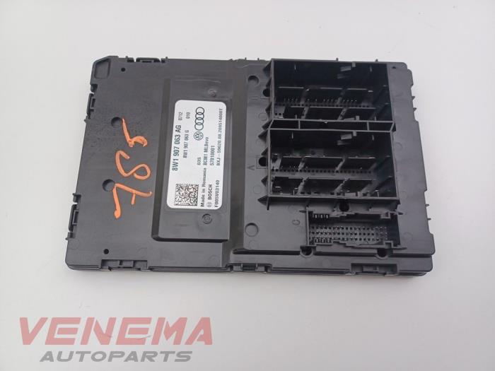 Computer Body Control van een Audi A4 Avant (B9) 2.0 35 TFSI Mild Hybrid 16V 2021