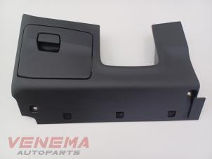 Gebruikte Opbergvak Audi A4 Avant (B9) 2.0 35 TFSI Mild Hybrid 16V Prijs € 59,99 Margeregeling aangeboden door Venema Autoparts