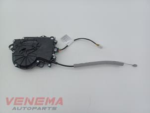Gebruikte Sluithulpmotor achterklep BMW X1 (F48) xDrive 20i 2.0 16V Twin Power Turbo Prijs € 49,99 Margeregeling aangeboden door Venema Autoparts
