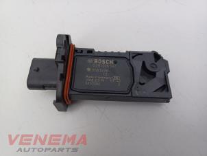 Gebruikte Luchthoeveelheidsmeter BMW X1 (F48) xDrive 20i 2.0 16V Twin Power Turbo Prijs € 39,99 Margeregeling aangeboden door Venema Autoparts
