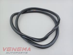 Gebruikte Deurrubber 4Deurs links-achter Audi A4 Avant (B9) 2.0 35 TFSI Mild Hybrid 16V Prijs € 9,99 Margeregeling aangeboden door Venema Autoparts