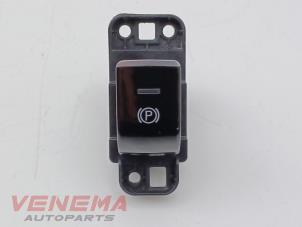 Gebruikte Handrem schakelaar Alfa Romeo Stelvio (949) 2.0 T 16V Q4 Prijs € 29,99 Margeregeling aangeboden door Venema Autoparts