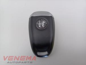 Gebruikte Sleutel Alfa Romeo Stelvio (949) 2.0 T 16V Q4 Prijs € 299,99 Margeregeling aangeboden door Venema Autoparts