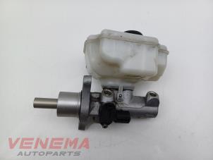 Gebruikte Hoofdremcilinder Volkswagen Caddy IV 2.0 TDI 75 Prijs € 9,99 Margeregeling aangeboden door Venema Autoparts