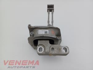 Gebruikte Motorrubber Volkswagen Polo VI (AW1) 1.0 TSI 12V Prijs € 24,99 Margeregeling aangeboden door Venema Autoparts