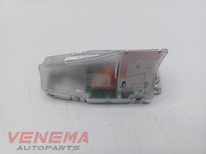 Gebruikte Antenne BMW 2 serie Active Tourer (F45) 218i 1.5 TwinPower Turbo 12V Prijs € 19,99 Margeregeling aangeboden door Venema Autoparts