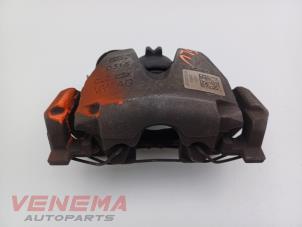 Gebruikte Remklauw (Tang) links-voor Audi A4 Avant (B9) 2.0 35 TFSI Mild Hybrid 16V Prijs € 49,99 Margeregeling aangeboden door Venema Autoparts