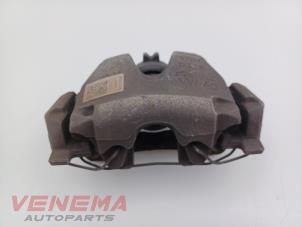 Gebruikte Remklauw (Tang) rechts-voor Audi A4 Avant (B9) 2.0 35 TFSI Mild Hybrid 16V Prijs € 49,99 Margeregeling aangeboden door Venema Autoparts