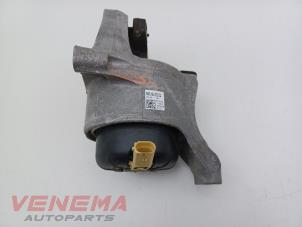 Gebruikte Motorrubber Audi A4 Avant (B9) 2.0 35 TFSI Mild Hybrid 16V Prijs € 34,99 Margeregeling aangeboden door Venema Autoparts