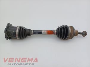 Gebruikte Aandrijfas links-voor Audi A4 Avant (B9) 2.0 35 TFSI Mild Hybrid 16V Prijs € 99,99 Margeregeling aangeboden door Venema Autoparts