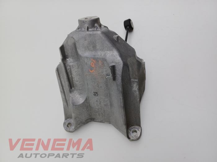 Motorsteun van een Audi A4 Avant (B9) 2.0 35 TFSI Mild Hybrid 16V 2021