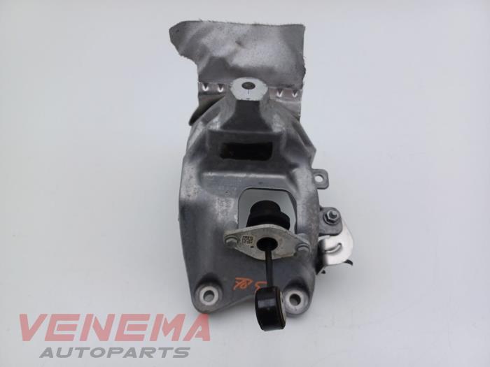 Motorrubber van een Audi A4 Avant (B9) 2.0 35 TFSI Mild Hybrid 16V 2021