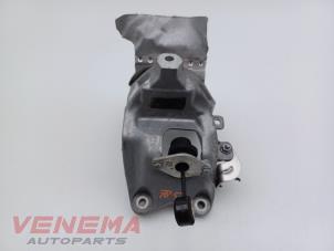 Motorrubber van een Audi A4 Avant (B9) 2.0 35 TFSI Mild Hybrid 16V 2021