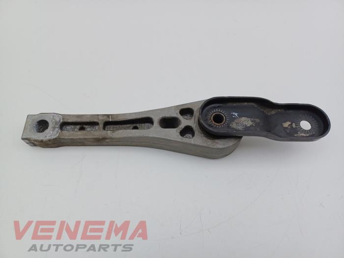 Gebruikte Versnellingsbak Steun Volkswagen Caddy IV 2.0 TDI 75 Prijs € 9,99 Margeregeling aangeboden door Venema Autoparts