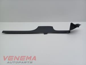 Gebruikte Afdeklijst dorpel rechts Volkswagen Polo VI (AW1) 1.0 TSI 12V Prijs € 19,99 Margeregeling aangeboden door Venema Autoparts