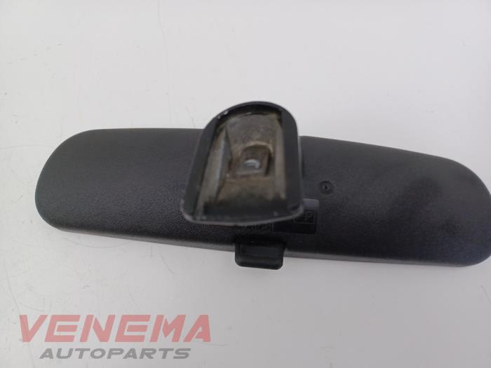 Spiegel binnen van een Toyota Aygo (B40) 1.0 12V VVT-i 2017