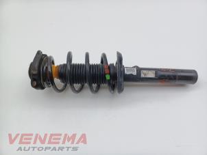 Gebruikte Veerpoot links-voor Volkswagen Caddy IV 2.0 TDI 75 Prijs € 39,99 Margeregeling aangeboden door Venema Autoparts