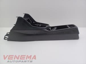 Gebruikte Middenconsoles BMW 2 serie Active Tourer (F45) 218i 1.5 TwinPower Turbo 12V Prijs € 69,99 Margeregeling aangeboden door Venema Autoparts