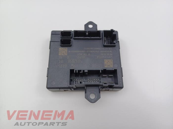 Centrale Deurvergrendelings Module van een BMW 2 serie Active Tourer (U06) 218i 1.5 TwinPower Turbo 12V 2024