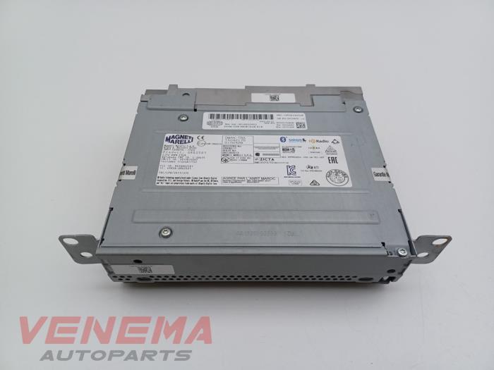 Gebruikte Multi Media Regelunit Alfa Romeo Stelvio (949) 2.0 T 16V Q4 Prijs € 499,99 Margeregeling aangeboden door Venema Autoparts