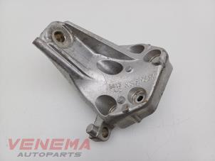 Gebruikte Motorsteun Alfa Romeo Stelvio (949) 2.0 T 16V Q4 Prijs € 24,99 Margeregeling aangeboden door Venema Autoparts