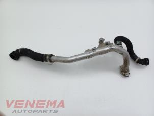 Gebruikte Waterpijp Alfa Romeo Stelvio (949) 2.0 T 16V Q4 Prijs € 49,99 Margeregeling aangeboden door Venema Autoparts