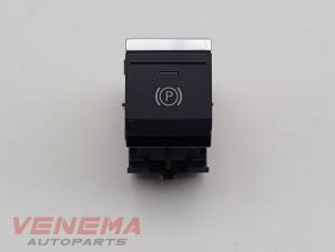 Gebruikte Schakelaar handrem Volkswagen Passat Variant (CJ5) 2.0 TDI 16V Prijs € 34,99 Margeregeling aangeboden door Venema Autoparts