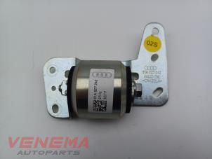 Gebruikte Trillings demper Audi Q2 (GAB/GAG) 1.0 TFSI 12V Prijs € 39,99 Margeregeling aangeboden door Venema Autoparts