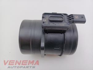 Gebruikte Luchtmassameter Volkswagen Passat Variant (CJ5) 2.0 TDI 16V Prijs € 59,99 Margeregeling aangeboden door Venema Autoparts