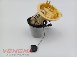 Gebruikte Tank element Pomp Volkswagen Passat Variant (CJ5) 2.0 TDI 16V Prijs € 49,99 Margeregeling aangeboden door Venema Autoparts