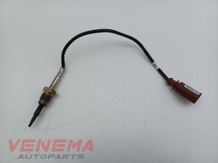 Gebruikte Uitlaat temperatuursensor Volkswagen Passat Variant (CJ5) 2.0 TDI 16V Prijs € 39,99 Margeregeling aangeboden door Venema Autoparts