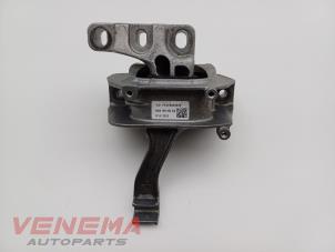 Gebruikte Motorrubber Volkswagen Passat Variant (CJ5) 2.0 TDI 16V Prijs € 49,99 Margeregeling aangeboden door Venema Autoparts