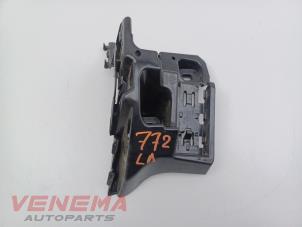 Gebruikte Bumpersteun links-achter Volkswagen Passat Variant (CJ5) 2.0 TDI 16V Prijs € 19,99 Margeregeling aangeboden door Venema Autoparts