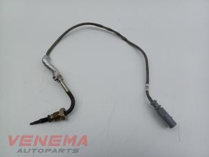 Gebruikte Uitlaat temperatuursensor Volkswagen Passat Variant (CJ5) 2.0 TDI 16V Prijs € 49,99 Margeregeling aangeboden door Venema Autoparts