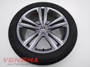 Gebruikte Velg + Band Volkswagen Arteon Shooting Brake (3HAC) 2.0 TSI 16V Prijs € 199,99 Margeregeling aangeboden door Venema Autoparts