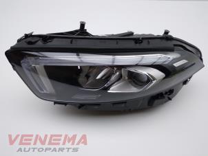 Gebruikte Koplamp links Mercedes A (177.0) 2.0 A-220 Turbo 16V Prijs € 649,99 Margeregeling aangeboden door Venema Autoparts