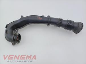 Gebruikte Luchtinlaat slang Mercedes A (177.0) 2.0 A-220 Turbo 16V Prijs € 49,99 Margeregeling aangeboden door Venema Autoparts