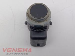 Gebruikte PDC Sensor Peugeot 208 II (UB/UH/UP) 1.2 Vti 12V PureTech 100 Prijs € 14,99 Margeregeling aangeboden door Venema Autoparts