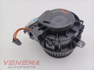 Gebruikte Kachel Ventilatiemotor Volkswagen T-Cross 1.0 TSI 115 12V Prijs € 34,99 Margeregeling aangeboden door Venema Autoparts