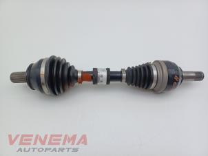 Gebruikte Aandrijfas links-voor Mercedes A (177.0) 2.0 A-220 Turbo 16V Prijs € 449,99 Margeregeling aangeboden door Venema Autoparts