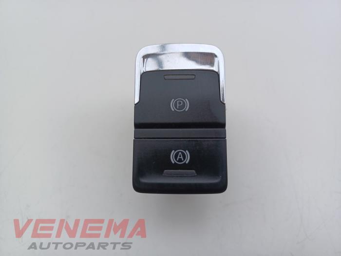 Gebruikte Schakelaar handrem Seat Leon ST (5FF) 1.0 TSI 12V Prijs € 9,99 Margeregeling aangeboden door Venema Autoparts