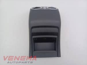 Gebruikte Luchtrooster achter Mercedes GLC (X253) 2.0 260 16V 4-Matic Prijs € 39,99 Margeregeling aangeboden door Venema Autoparts