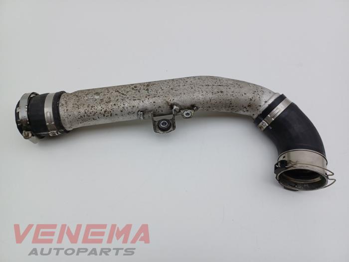 Gebruikte Intercooler Buis Mercedes C Estate (S205) C-250 CDI BlueTEC, C-250 d 2.2 16V Prijs € 19,99 Margeregeling aangeboden door Venema Autoparts