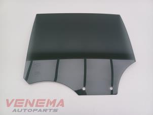 Gebruikte Deurruit 4Deurs links-achter Peugeot 208 II (UB/UH/UP) 1.2 Vti 12V PureTech 130 Prijs € 74,99 Margeregeling aangeboden door Venema Autoparts