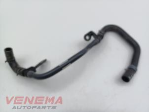 Gebruikte Radiateurslang Volkswagen T-Roc I 2.0 TSI 16V 4Motion Prijs € 9,99 Margeregeling aangeboden door Venema Autoparts