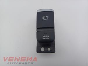 Gebruikte Handrem schakelaar Nissan Qashqai (J12) 1.3 DIG-T MHEV 16V Prijs € 29,99 Margeregeling aangeboden door Venema Autoparts