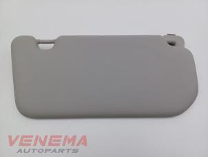 Gebruikte Zonneklep Nissan Qashqai (J12) 1.3 DIG-T MHEV 16V Prijs € 29,99 Margeregeling aangeboden door Venema Autoparts